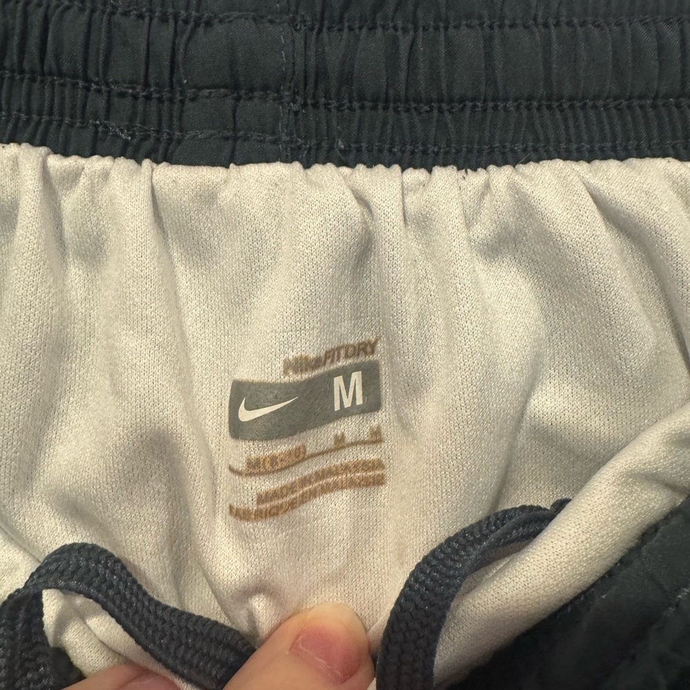 Grey and white vintage Nike tempo‎ shorts - Picture 2 of 4